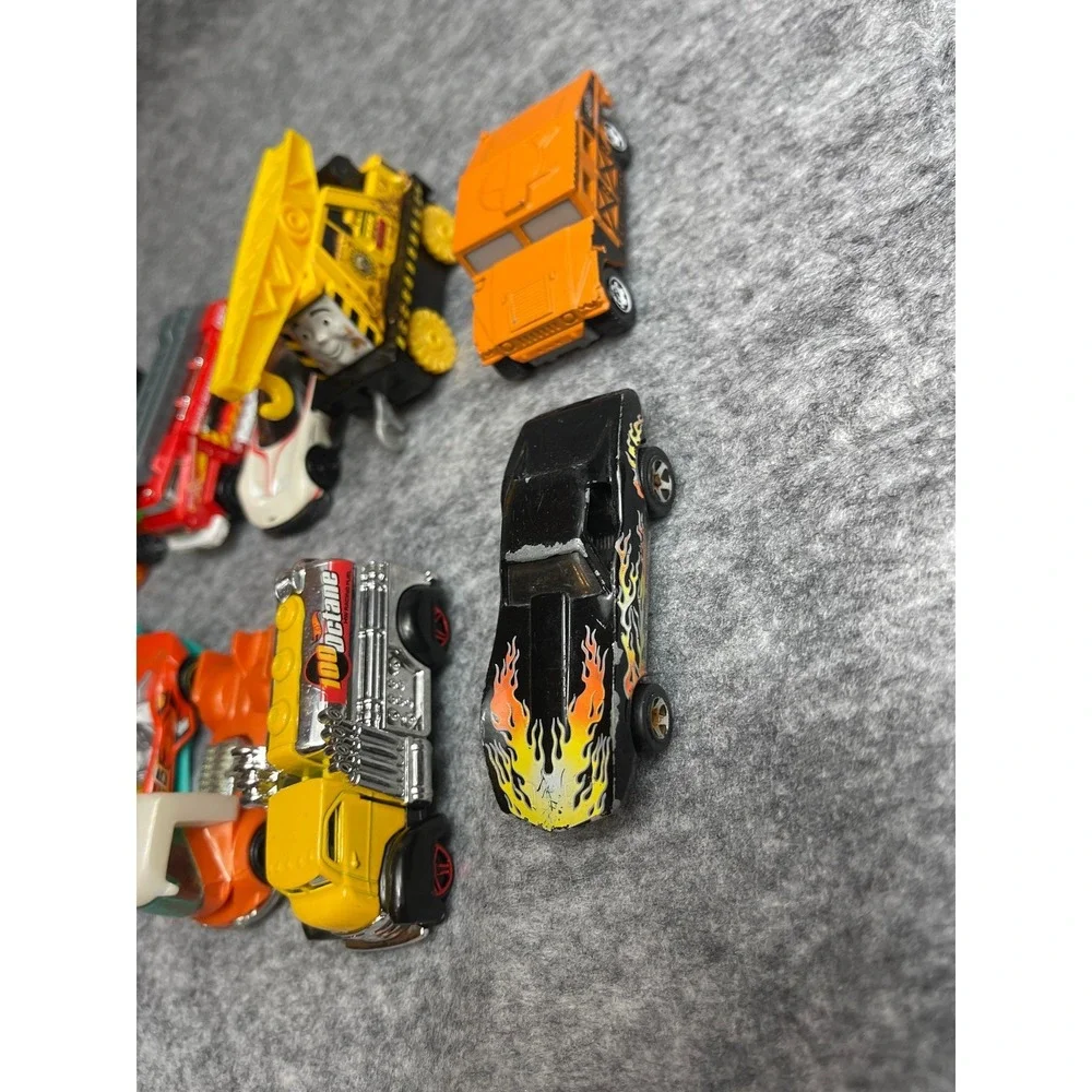 Lot of 12 Toy Cars Hot Wheels Thomas Friends Matchbox Fire Truck Crane‎ Tanker